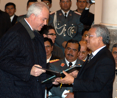 ベネズエラと15億ドルの共同投資、貿易協定強化へ - ボリビア