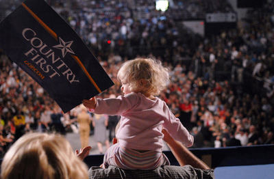 赤ちゃん振り回し動画、動画共有サイトに張り付けた男を逮捕 豪州