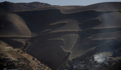 アフガニスタンで大規模地滑り、2500人死亡の恐れ
