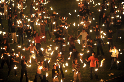 やけどにご注意？ウクライナの炎の祭典