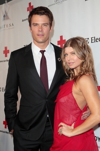 米赤十字社がジョシュ・デュアメルを表彰、妻ファーギー喜びのコメント