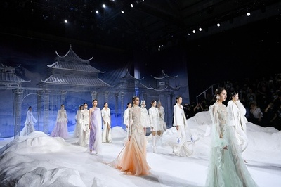 中国国際ファッションウイーク開幕 北京