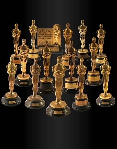 オスカー像15個がオークションに、2億4300万円で落札　米国