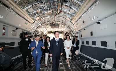 韓国の李在明大統領、ブラジル製C-390輸送機を視察…国防協力の拡大に期待