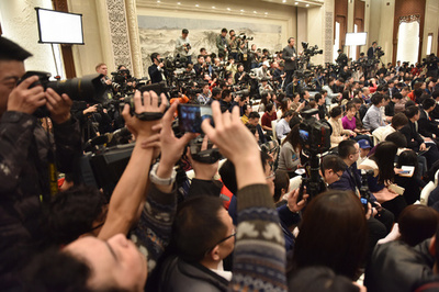 今年世界で投獄されたジャーナリスト、250人超 中国が最多