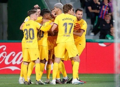 バルサ、レワンドフスキ2得点などで快勝 セビージャも貴重な白星