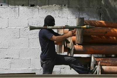 アッバス議長、統一政府の解散と非常事態宣言の発令を決定