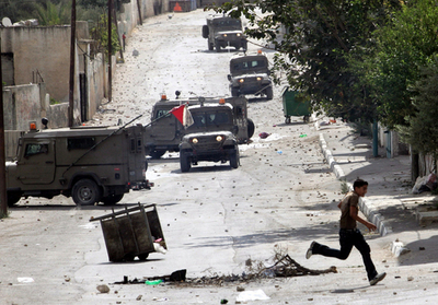 イスラエル軍がガザ地区を攻撃、パレスチナ人戦闘員10人が死亡