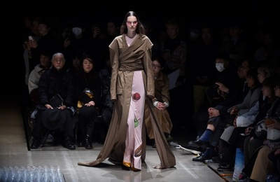 「ケイスケヨシダ」18/19年秋冬コレクション発表