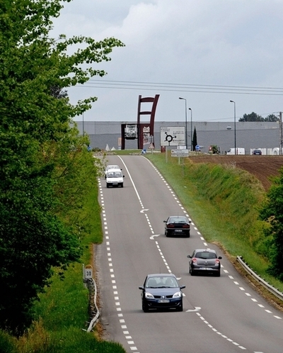 成人年齢に1分足りず、刑事裁判のがれる フランス