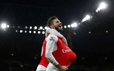 アーセナル2位浮上、OGのジルーが汚名返上の決勝点