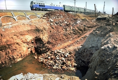 中国列車衝突事故、五輪のための鉄道工事が要因の1つか