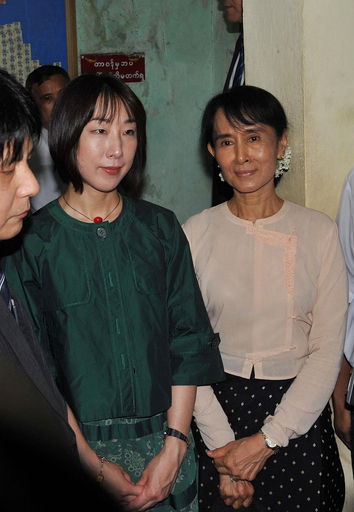 ミャンマー政府、スー・チーさんに政治活動中止するよう警告