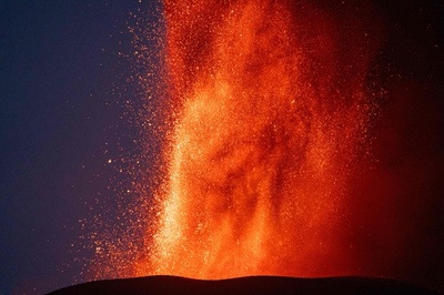 伊エトナ山で噴火続く