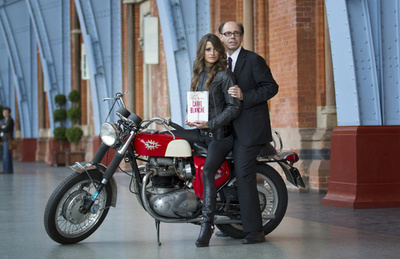 スパイ候補に「中年の子持ち女性求む」、英議会