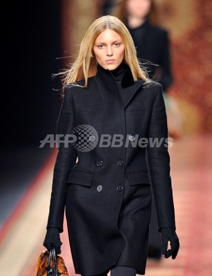 08 09年秋冬パリ コレクション モデル アンニャ ルービック 写真11枚 ファッション ニュースならmode Press Powered By Afpbb News