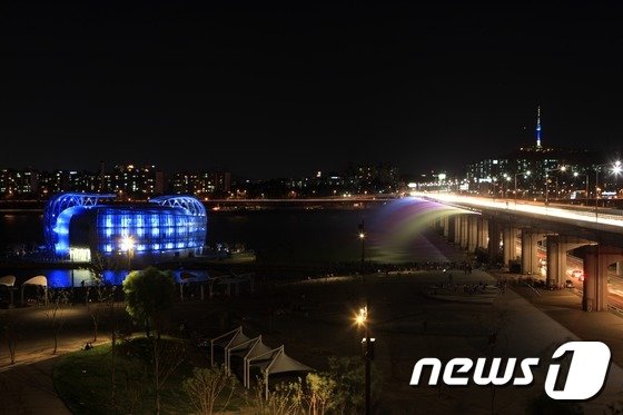 セビッ島の夜景（ソウル市提供）(c)news1