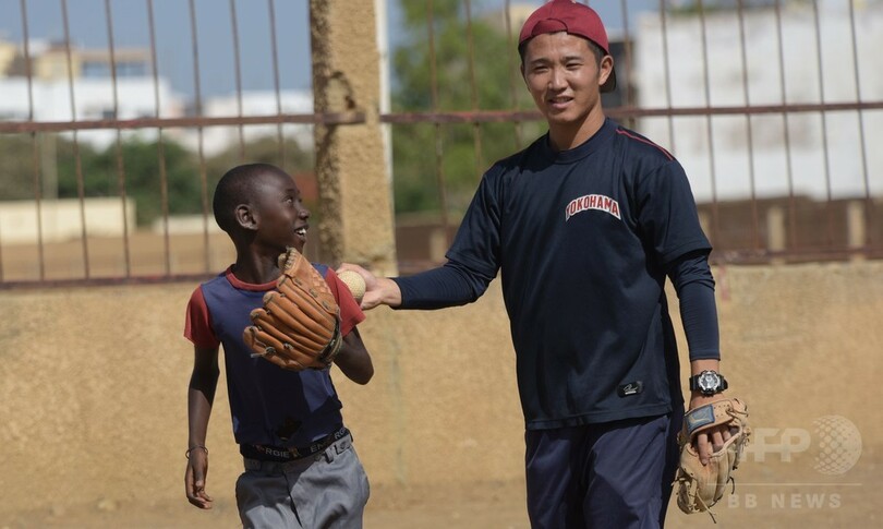 元高校球児の大きな夢、セネガルの子どもたちに野球を指導