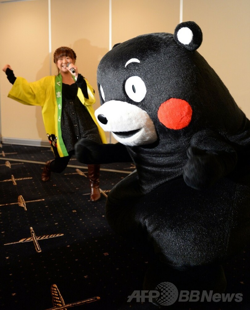 熊本県の「くまモン」、外国特派員協会で会見