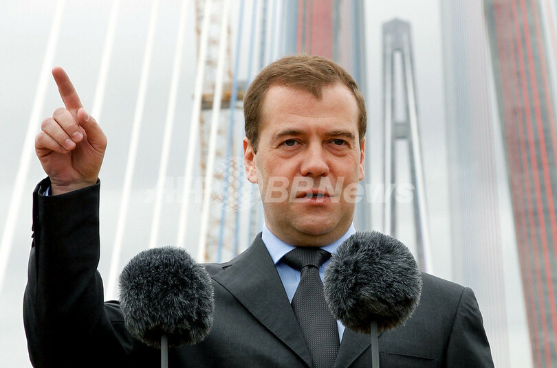 ロシア極東で世界最長の斜張橋が完成、APECサミット開催を前に