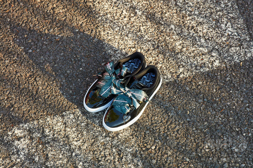 「プーマ」hana4とコラボ、特別なシューレースリボンをプレゼント