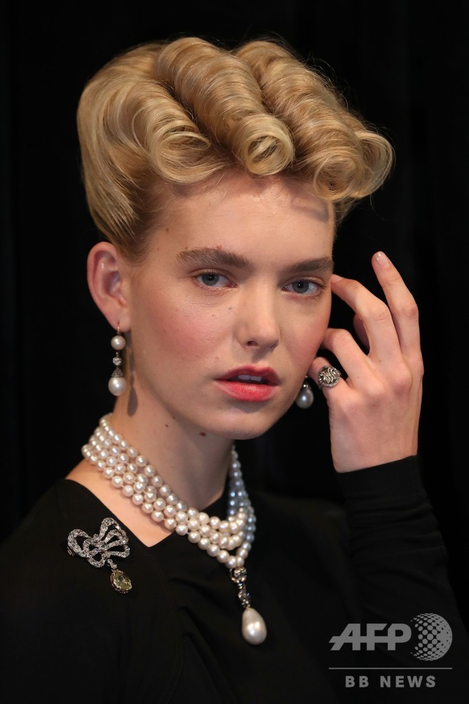 200年秘蔵だったマリー・アントワネットの宝飾品、競売を前に公開