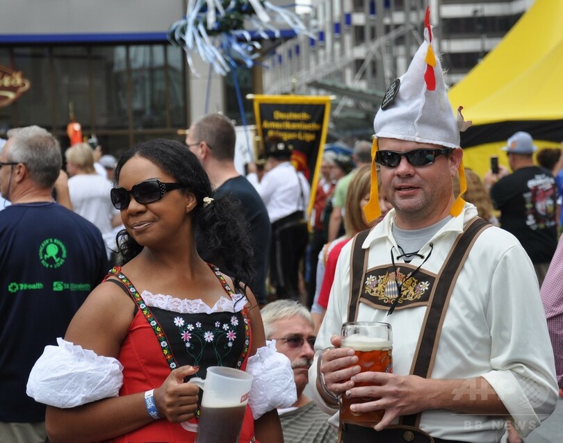 ホットドッグが走る走る、米国でもオクトーバーフェスト