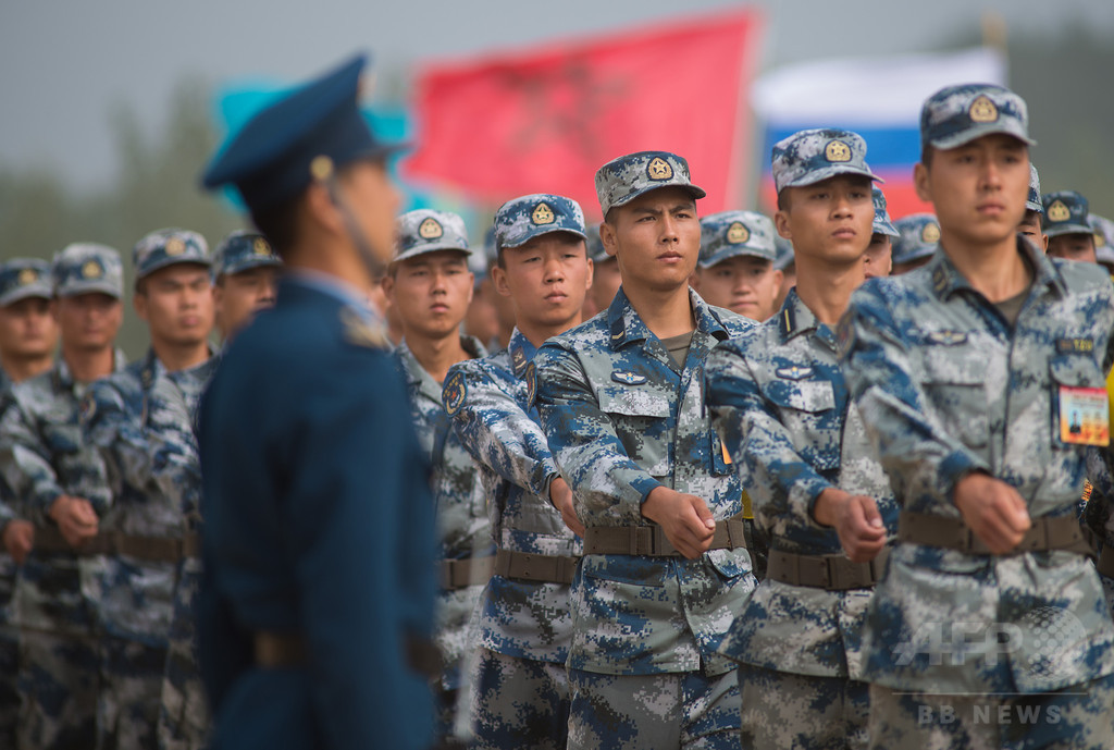 中国軍の新たな敵はスマホゲーム? 夢中になり過ぎる兵士に懸念 中国軍の新たな敵はスマホゲーム? 夢中になり過ぎる兵士に懸念
