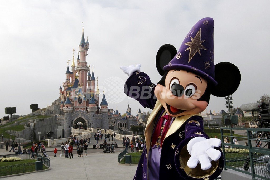 サウジ王子が仏ディズニーランドで豪遊、19億円の出費 サウジ王子が仏ディズニーランドで豪遊、19億円の出費