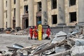 ロシア軍の砲撃で破壊されたウクライナ・ハリコフの州庁舎（2022年3月1日撮影）。(c)Sergey BOBOK / AFP