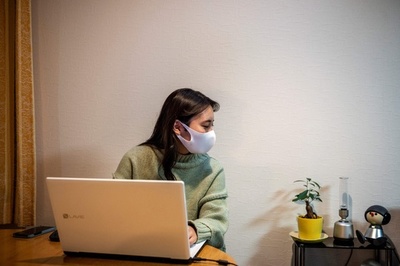 ロボットペットが孤独を癒やす コロナ禍の日本