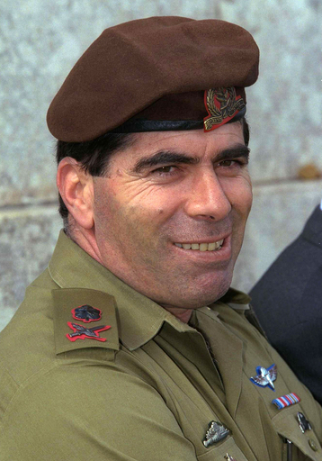 内閣、アシュケナジ国防次官の新参謀総長への就任を承認 - イスラエル