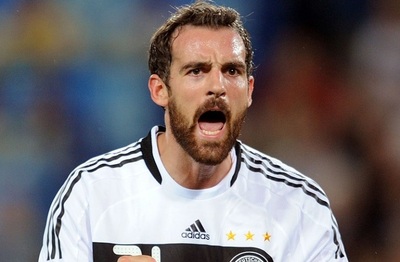 元独代表メッツェルダー氏、児童ポルノ容疑で捜査 レアルなどでプレー