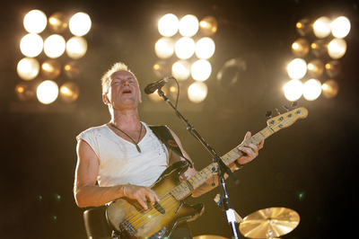 ワールドツアー中のポリス、ジュネーブで公演