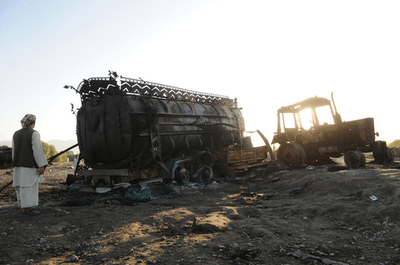 アフガン燃料輸送車空爆に「重大な懸念」、ギブス報道官