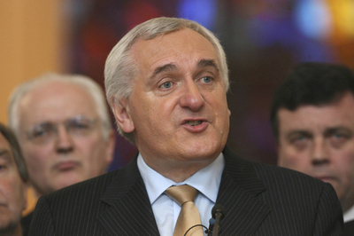 アイルランド首相、辞意表明　汚職疑惑めぐり