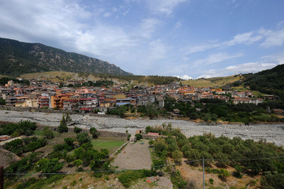 マフィア根絶への試み、一族の子に別の人生を イタリア