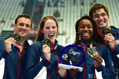 米国が混合4×100m自由形リレーで世界新、金メダル獲得 第16回世界水泳