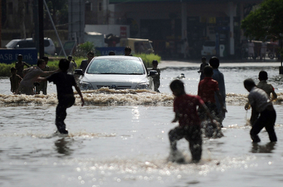パキスタンで洪水被害拡大、首相が支援要請