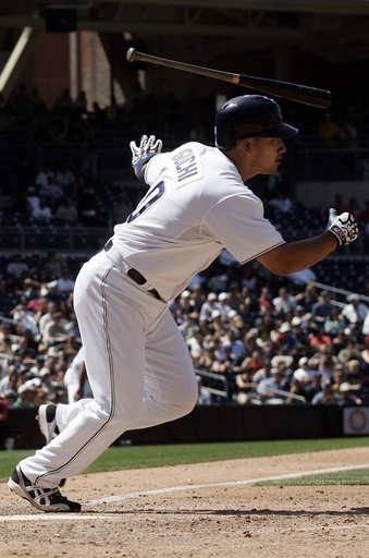 井口 ダイヤモンドバックス戦でサヨナラ本塁打