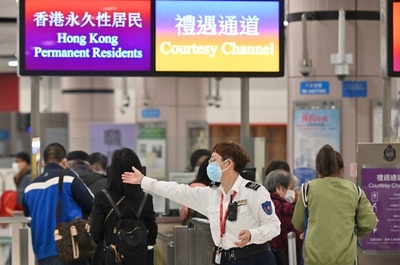 ズボンからヘビ100匹、中国への密輸阻止