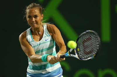 シャラポワ、快勝で準々決勝進出 ソニー・エリクソン・オープン