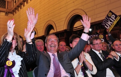 欧州議会選、英で反EU政党が勝利へ