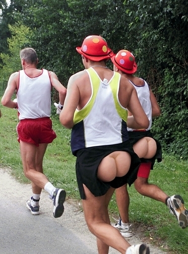 「空気銃って痛い？」試し撃ちでお尻に負傷 オーストラリア