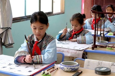 中国の少数民族の伝統文字「水書」、現代的な方法も取り入れ伝承を確実に