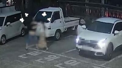 韓国・駐車場、車を降りた女性2人が“格闘”…そこは派出所、ばれた飲酒運転
