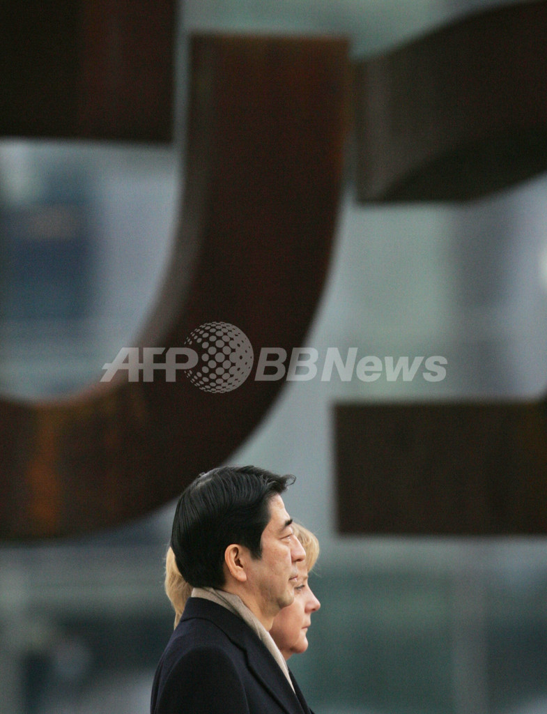 欧州歴訪中の安倍首相、メルケル首相と会談へ - ドイツ