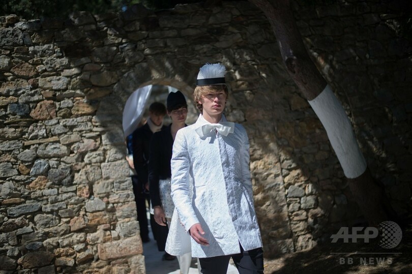 モード＆写真フェス審査委員長のK・ラガーフェルド、新人クリエーターに助言