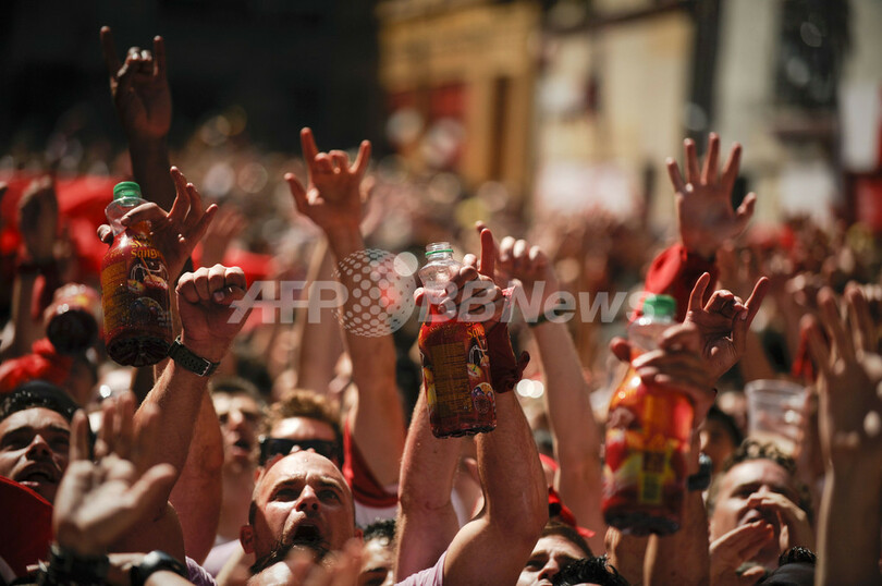 赤く染まる街、サン・フェルミン祭が開幕