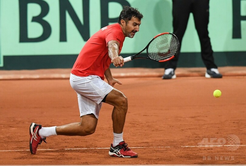 オーストラリアとフランスがデ杯決勝進出に王手